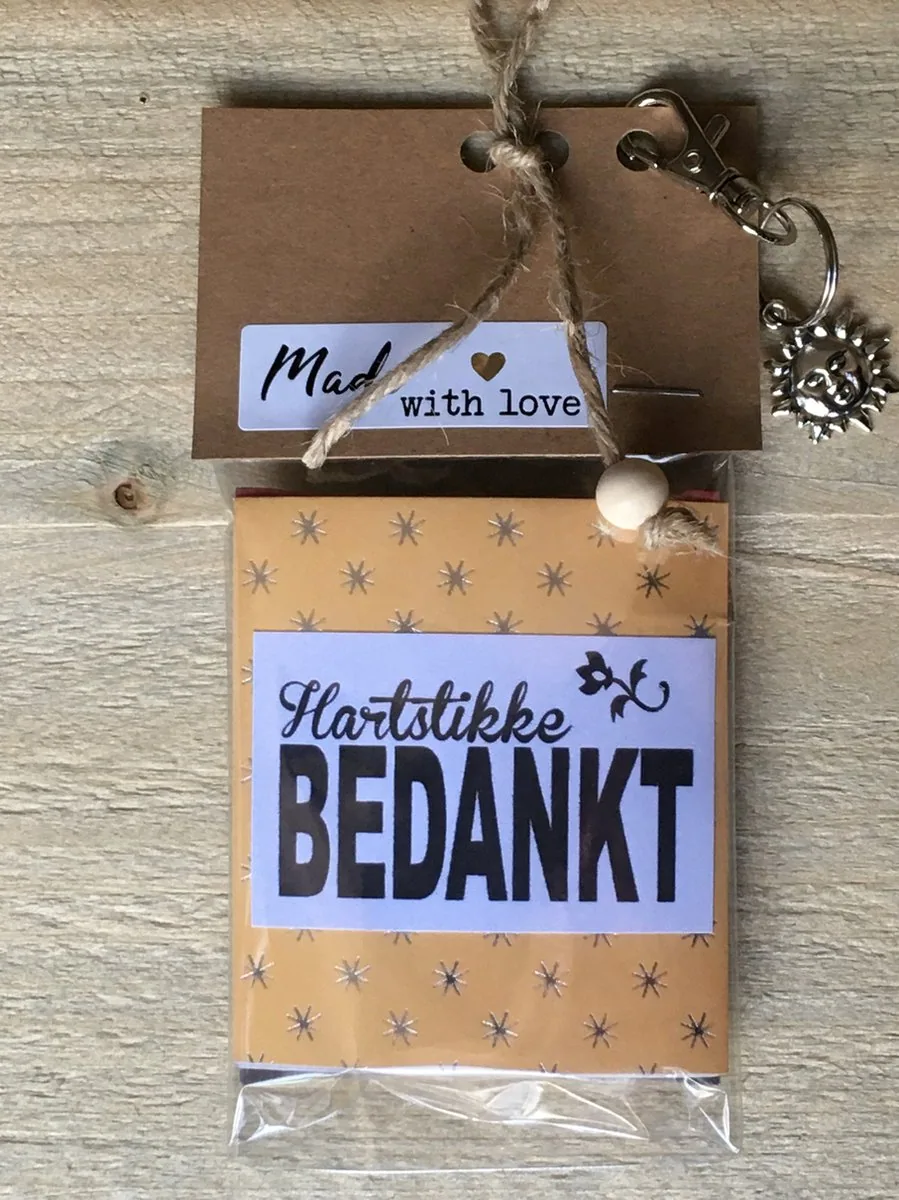Kleur en afwerking kiezen bij een theekastje: lak, olie, was of verf
